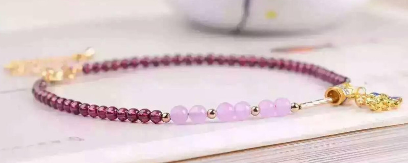 紫牙烏石榴石需要消磁嗎