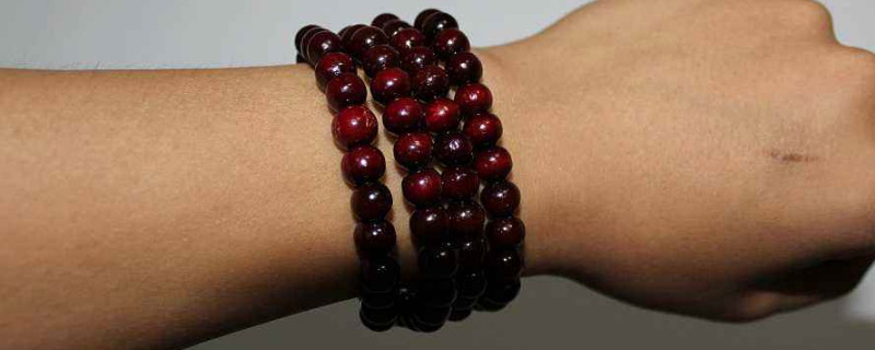 紫檀手串的作用與功效