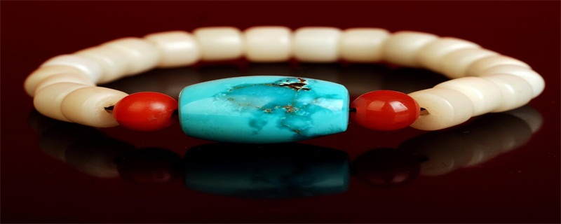 綠松石手串盤(pán)玩方法