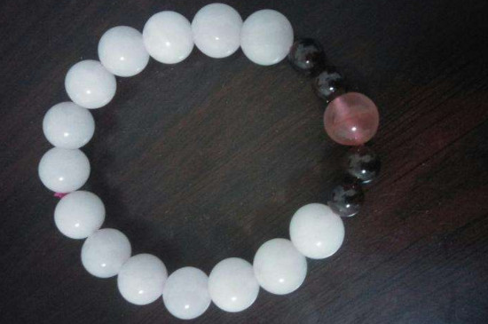 白色石榴石的功效與作用佩戴禁忌