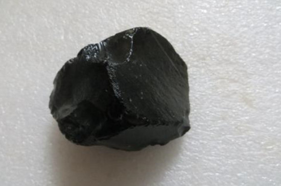 黑曜石原石特點(diǎn)