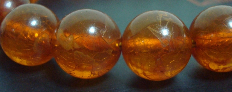 琥珀為啥越戴越模糊