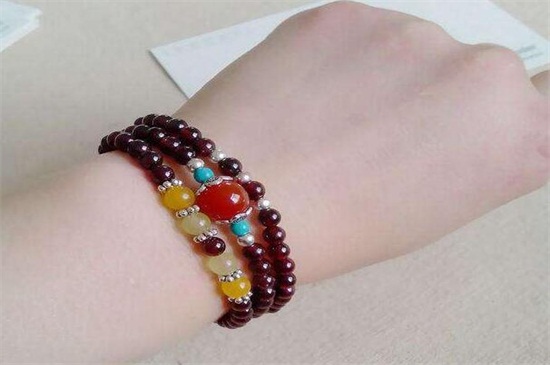 石榴石男人能帶嗎