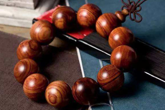 黃花梨手串盤出來(lái)是什么顏色