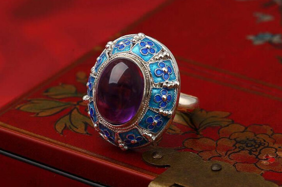 紫晶石和紫水晶哪個貴重，紫水晶比紫晶石貴重