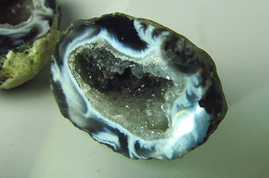 水膽瑪瑙的水會干嗎