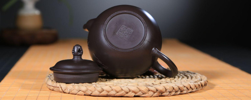 黑色紫砂壺是什么泥