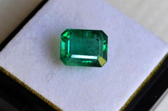 年輕人戴祖母綠好嗎,年輕人帶祖母綠的好處