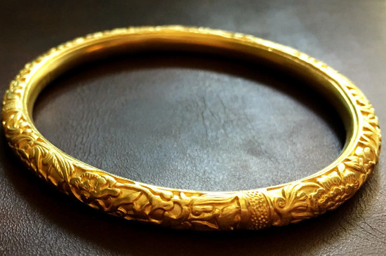 黃金手鐲圈口買大還是買小