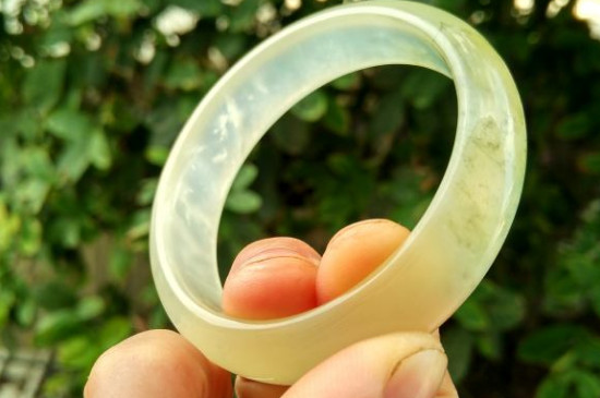 岫玉能養(yǎng)人嗎