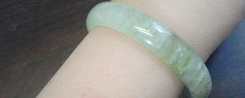 岫玉手鐲能養(yǎng)出來嗎