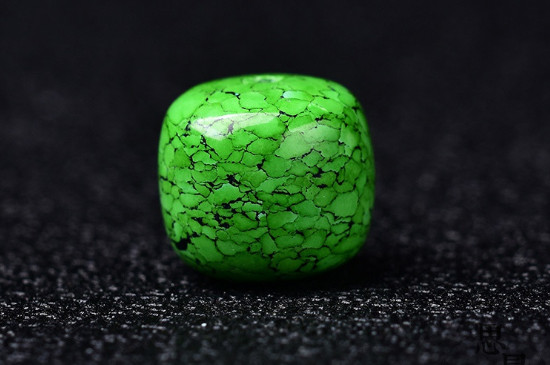 綠松石菜籽黃后期變成什么色