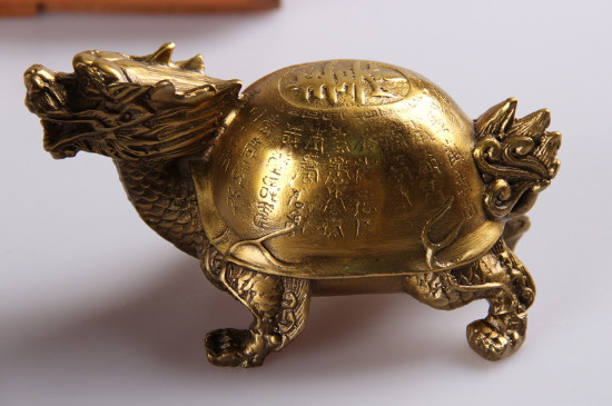 龍龜怎么戴，龍龜?shù)呐宕鞣椒?><em class=