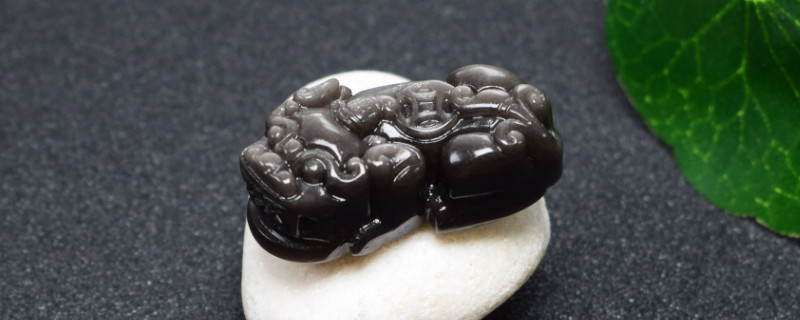 銀曜石戴在哪個手上