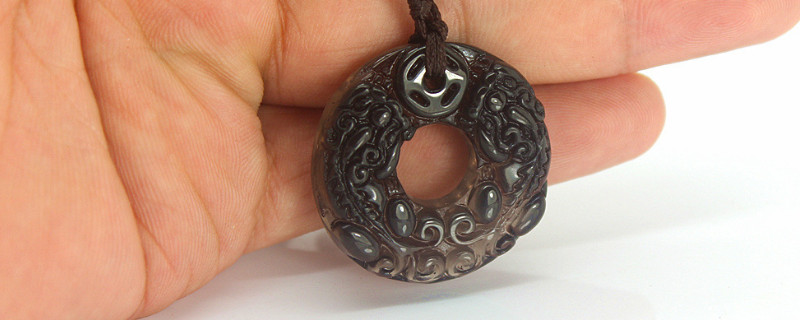 黑曜石發(fā)藍(lán)光是真的嗎