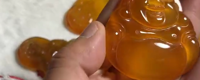 玉髓和翡翠的區(qū)別哪個(gè)貴