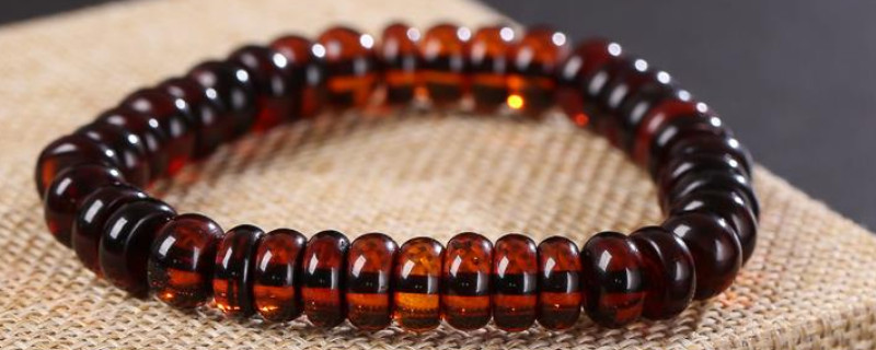 血珀里面有氣泡是真的嗎