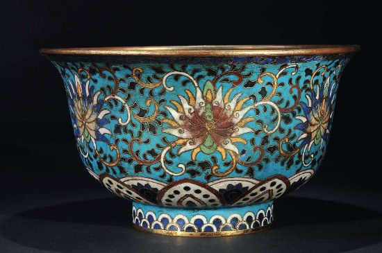 清代銅胎掐絲琺瑯彩特征鑒定