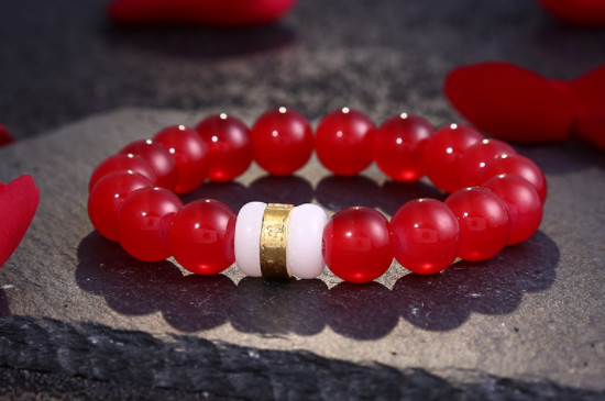 三種女人不適合戴瑪瑙