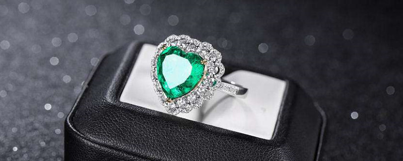 祖母綠戒指的寓意