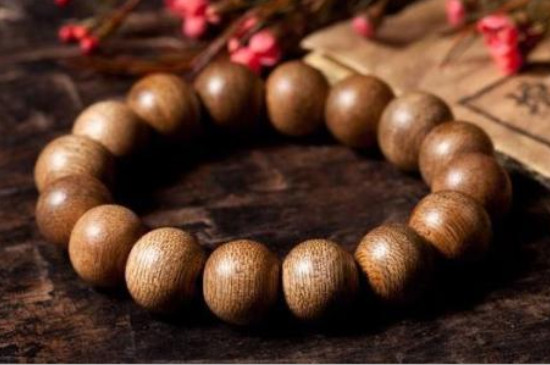 沉香和檀香的區(qū)別，如何區(qū)分沉香與檀香