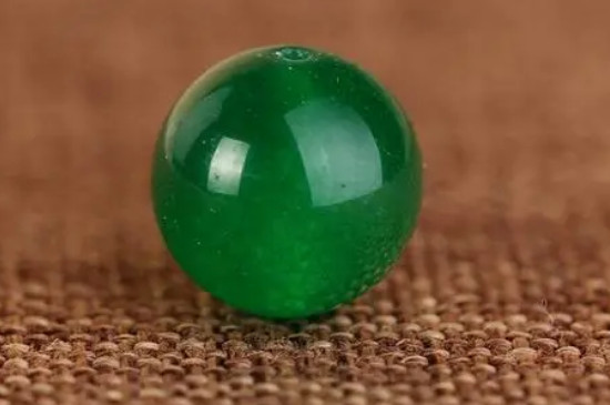 鑒別綠瑪瑙最簡(jiǎn)單方法