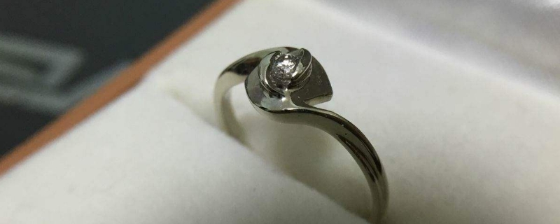 au750是鉑金嗎