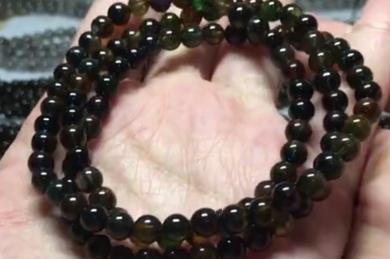 彩曜石與黑曜石區(qū)別