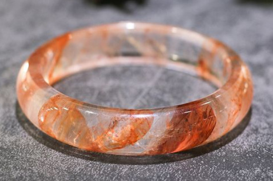 膠花手鐲是什么材質(zhì)