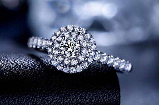 鉆石里有氣泡是怎么回事