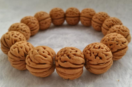 文玩核桃手串哪種好，白獅子/南疆石/四座樓/滿天星