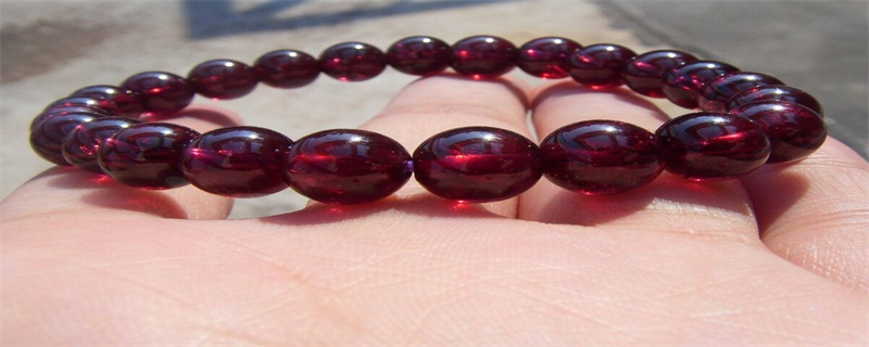 石榴石男人能帶嗎