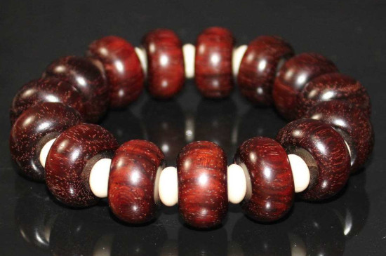 黃花梨手串怎么盤玩包漿