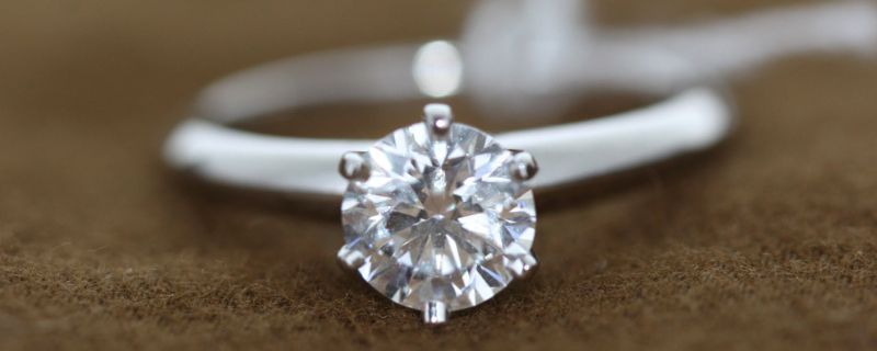 鉆戒的鉆石掉了咋處理