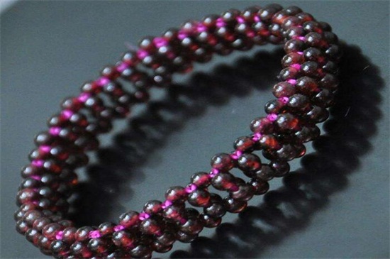 石榴石是紅寶石嗎