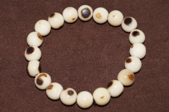 白玉菩提子盤玩方法