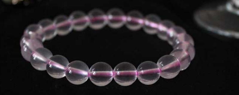 水晶手鏈女生應(yīng)該戴哪個(gè)手