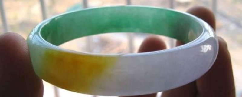 玉髓與玻璃種翡翠的區(qū)別