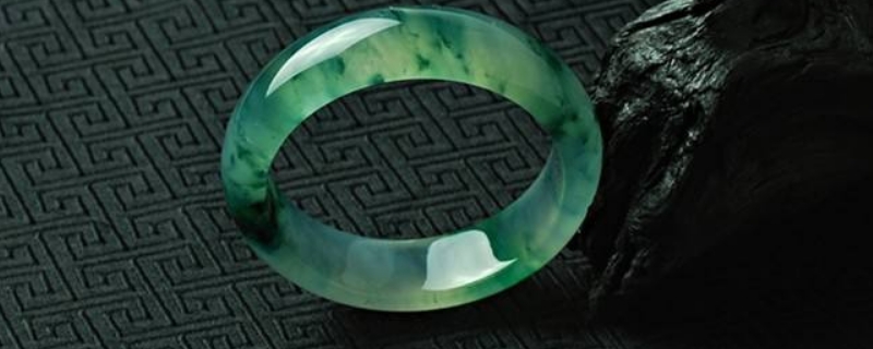 翡翠危料和緬甸翡翠區(qū)別