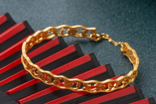 52的金手鐲是最小的嗎