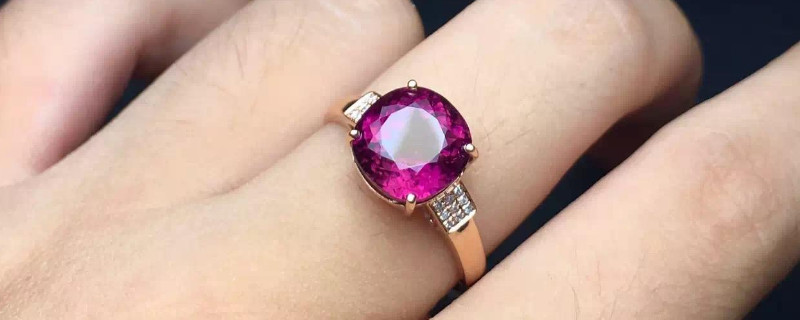 碧璽可以和黃金手鐲一起戴嗎