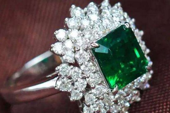 什么人不適合戴祖母綠，佩戴祖母綠的禁忌