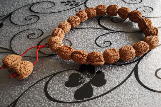 文玩核桃手串哪種好，白獅子/南疆石/四座樓/滿天星