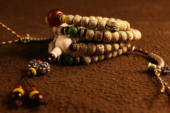 星月108串的正確穿的方法