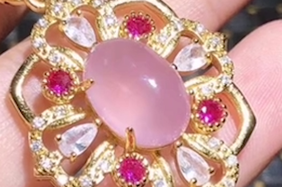 女人戴玉髓好還是玉好