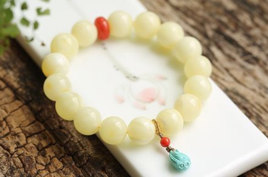 白蜜蠟真假的分辨最簡單方法