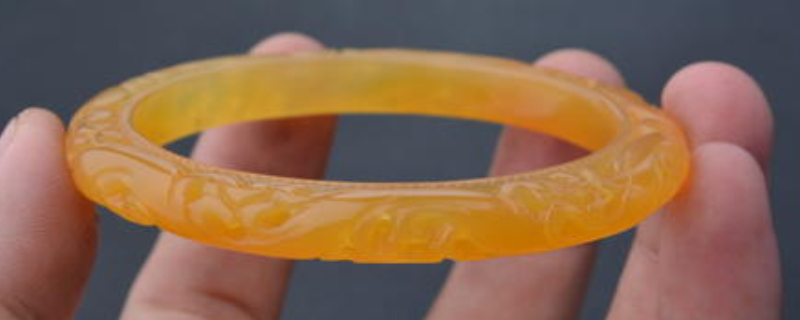 戴黃龍玉手鐲的禁忌