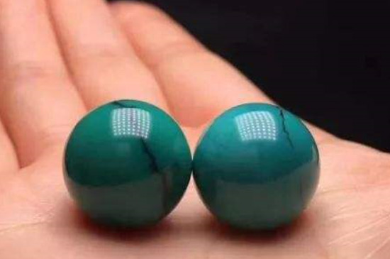 女的綠松石戴哪只手