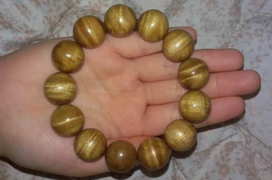金絲楠木手串放水里會(huì)沉嗎