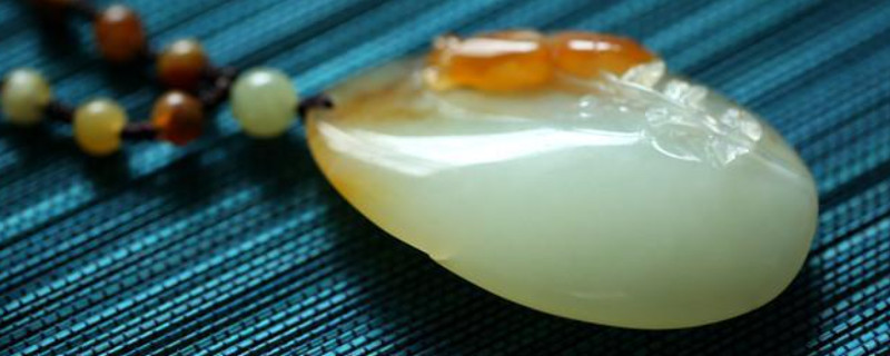 岫巖玉與和田玉有哪些區(qū)別?